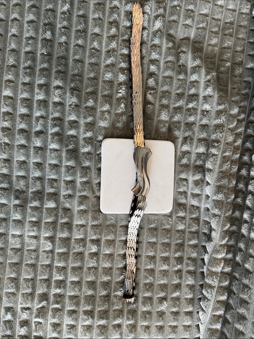 Vintage 1970’s fish scale disco stretch belt.